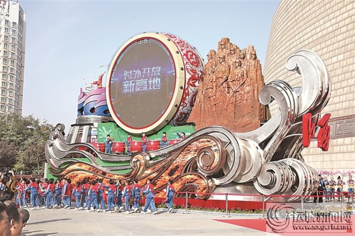 “奮進(jìn)山西”國(guó)慶彩車(chē)運(yùn)城(晉南片區(qū))巡展暨群眾文化 活動(dòng)側(cè)記